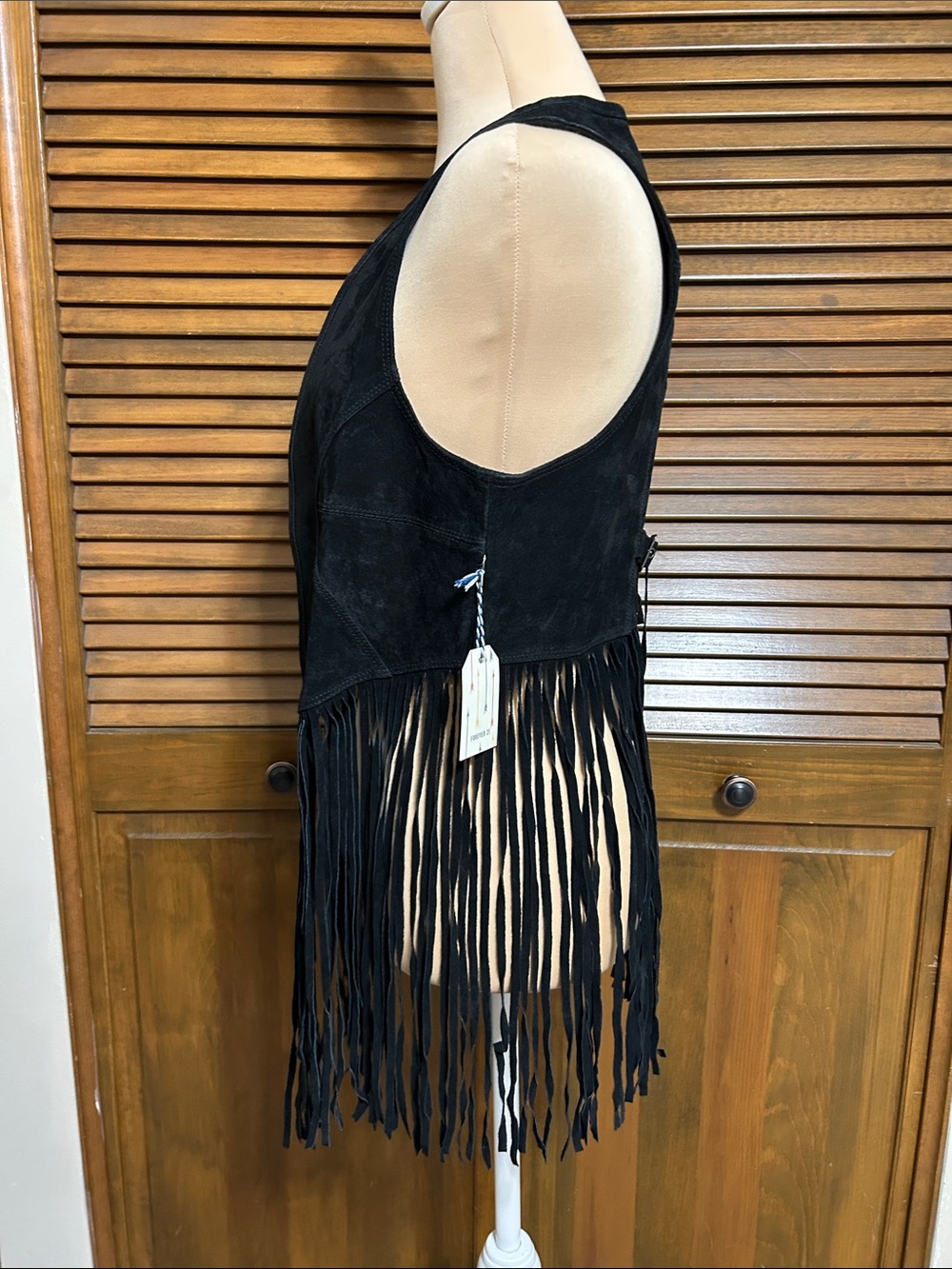 NWT Forever 21 Boho Chic Black Faux Suede Fringe Vest Size S - Picture 2 of 8
